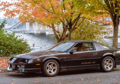 Шофиране на Camaro IROC-Z, кола, твърде готина за GM: ретро ревю