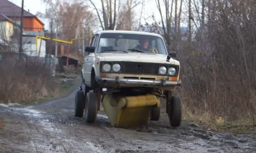 Тази повдигната Lada с портални оси не се страхува от нищо