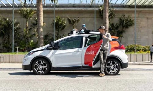 Подразделението Robotaxi на GM ще навлезе на „голям брой пазари“ през 2023 г.