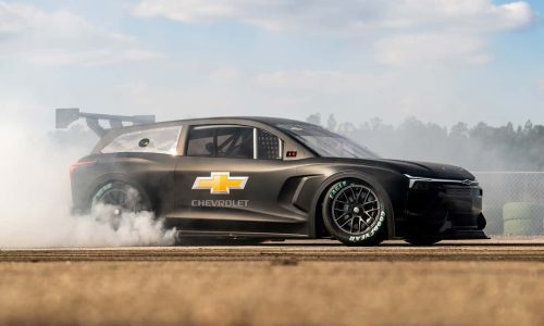 Електрическият прототип на Chevy за NASCAR е Blazer