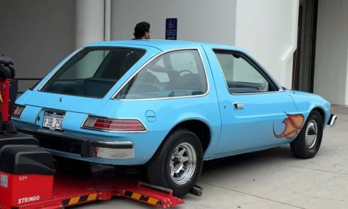 Отлично! AMC Pacer от „Светът на Уейн“ е претърпял пълна реставрация