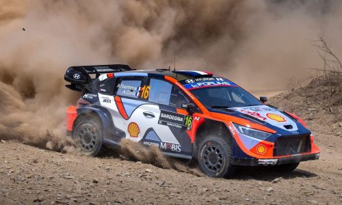 Hyundai на върха на Рали Сардиния, M-Sport претърпя кошмарно тройно отпадане